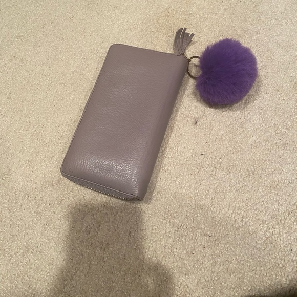 GUCCI 100% authentic zippy long wallet. Corners intact. EUC!! - Picture 3 of 8